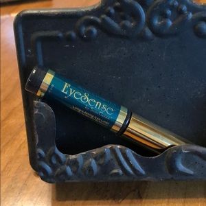 Black eye liner, sealed